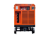 Компрессор винтовой ЗИФ ШВ 4 0,7 (380 660 в, на скатах)